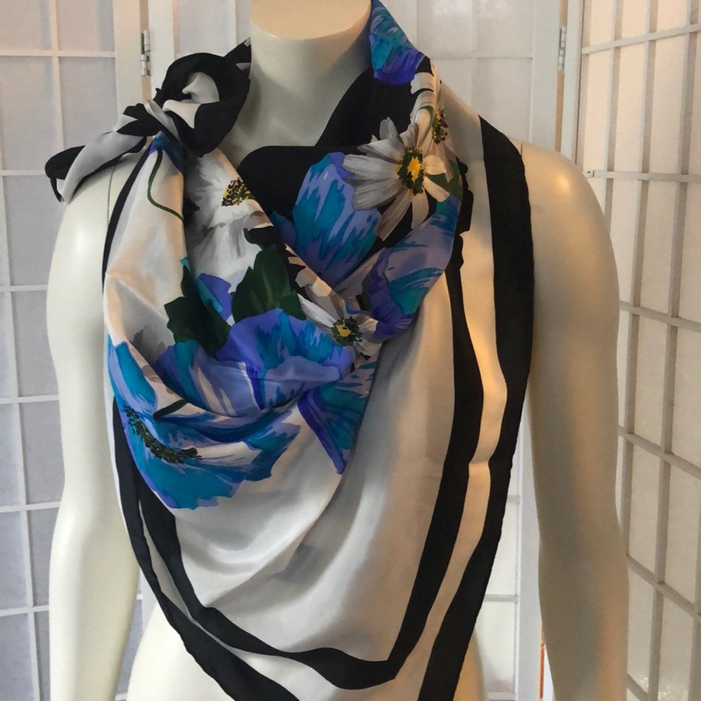Vintage Bill Blass Scarf - Picture 5 of 8